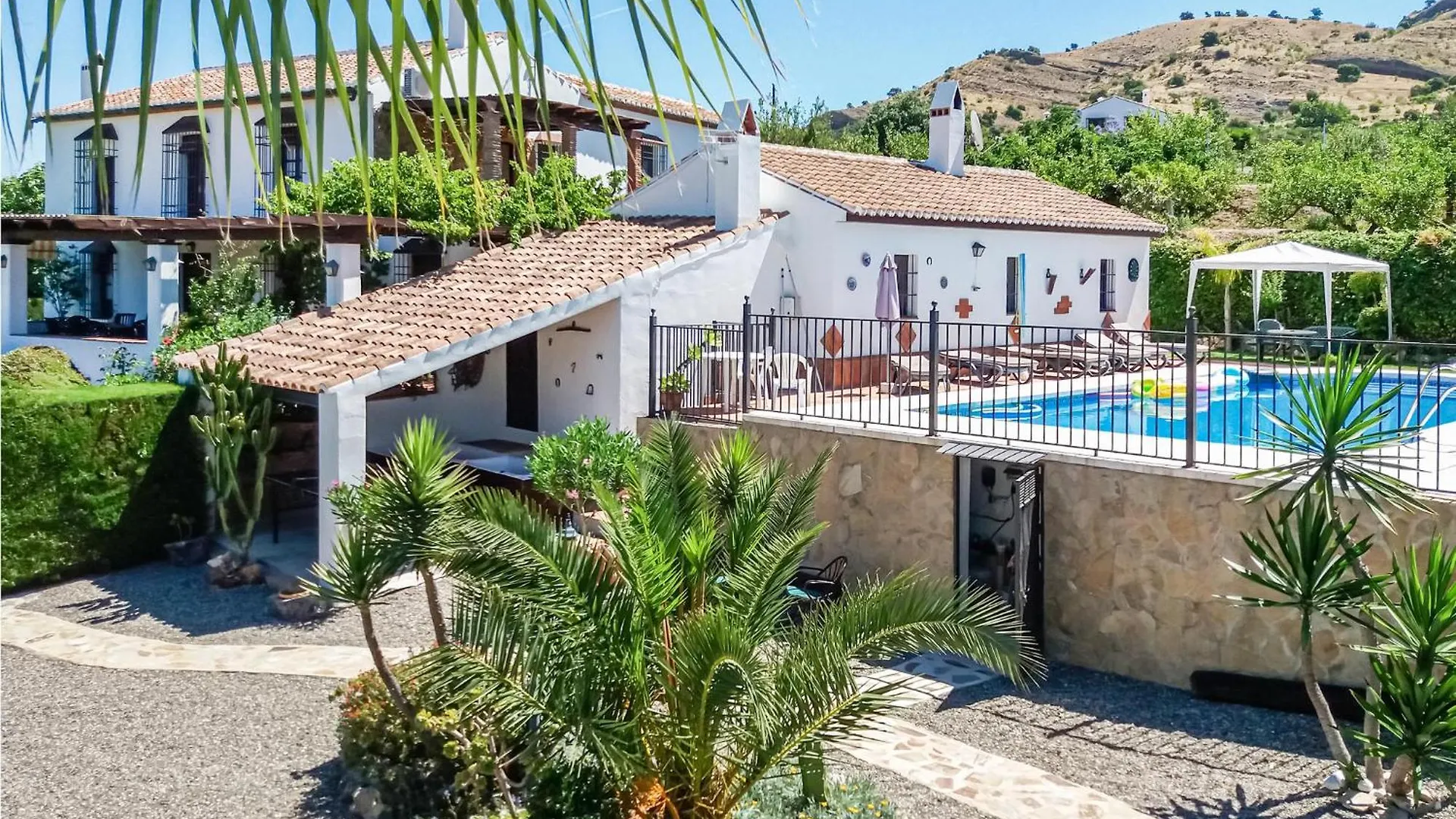 Beautiful Home In Pizarra With Kitchen contacts